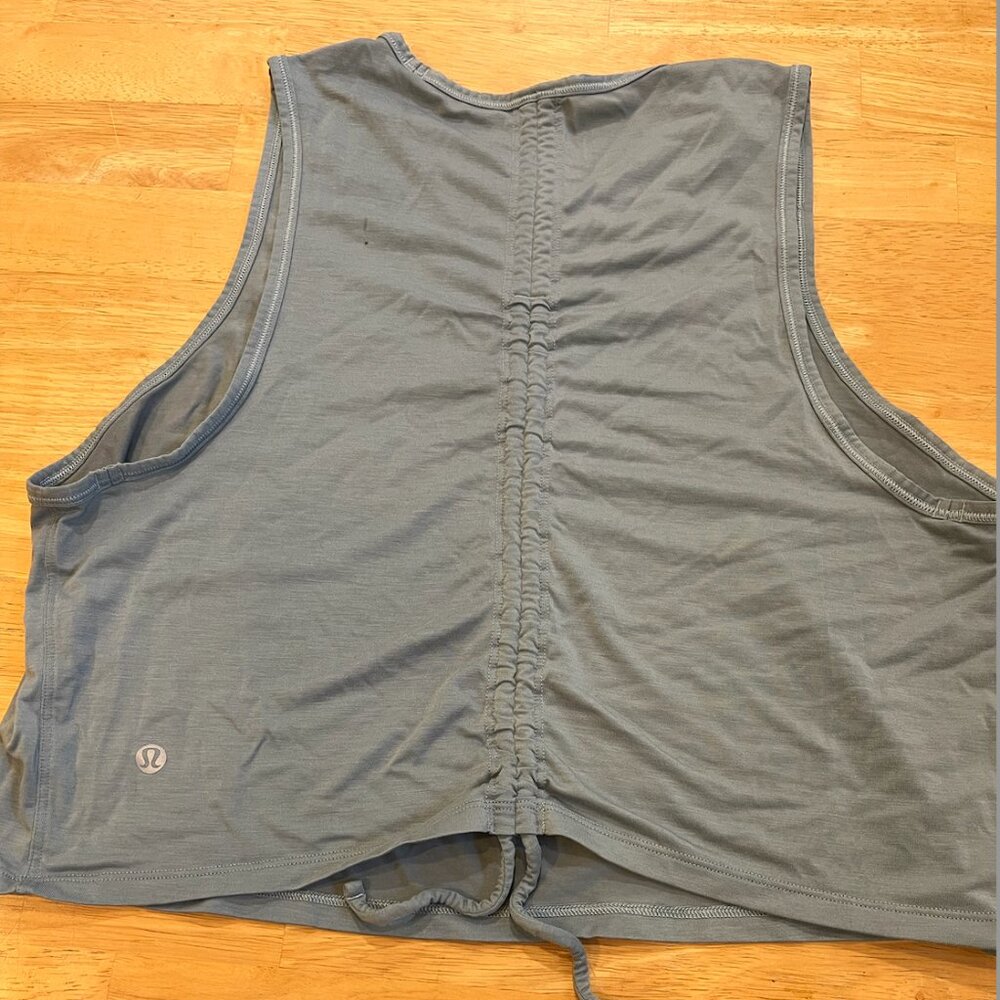 Lululemon Drawstring Back Cropped Tank - image 1